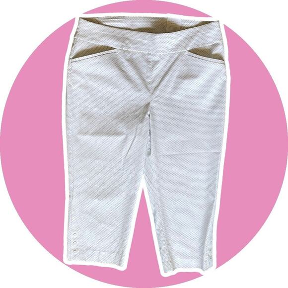 Chicos White Dot Capri Pants Perfect Stretch Slim Leg 2.5 NWT XL - Picture 1 of 8
